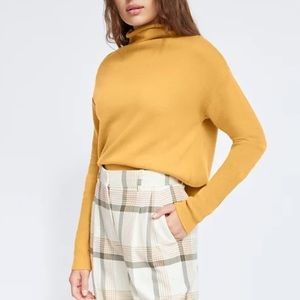 Aritzia Wilfred mock neck sweater